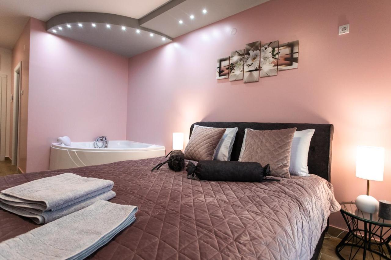 Room Jacuzzi “Athena” Subotica Exterior photo