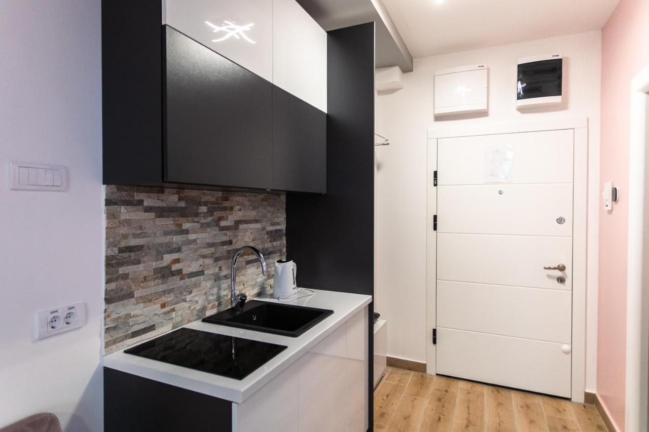 Room Jacuzzi “Athena” Subotica Exterior photo