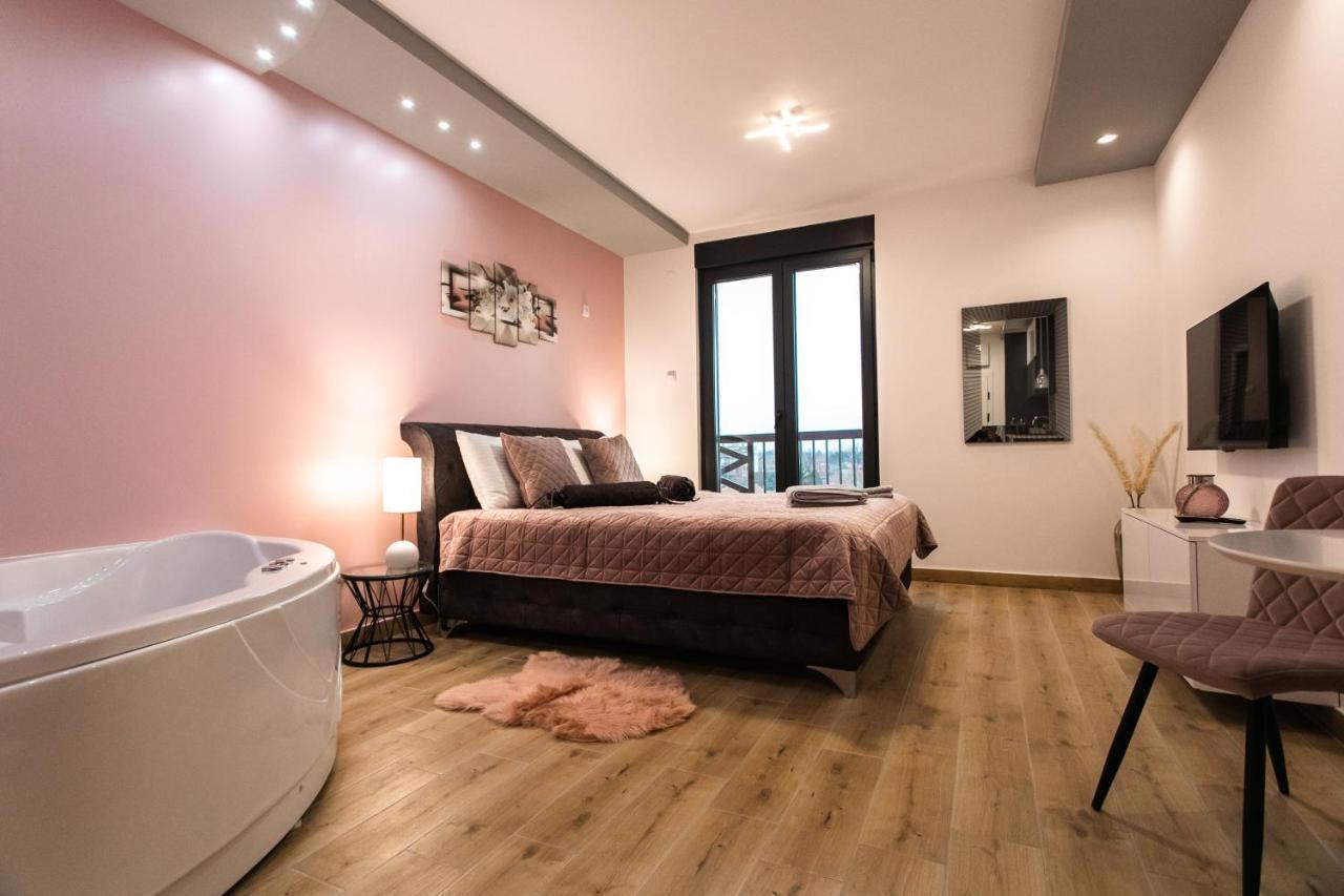 Room Jacuzzi “Athena” Subotica Exterior photo