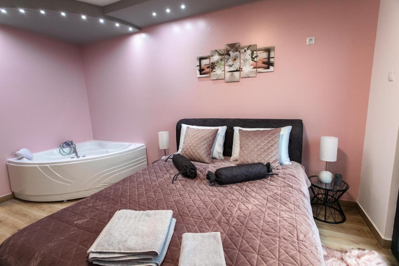 Room Jacuzzi “Athena” Subotica Exterior photo