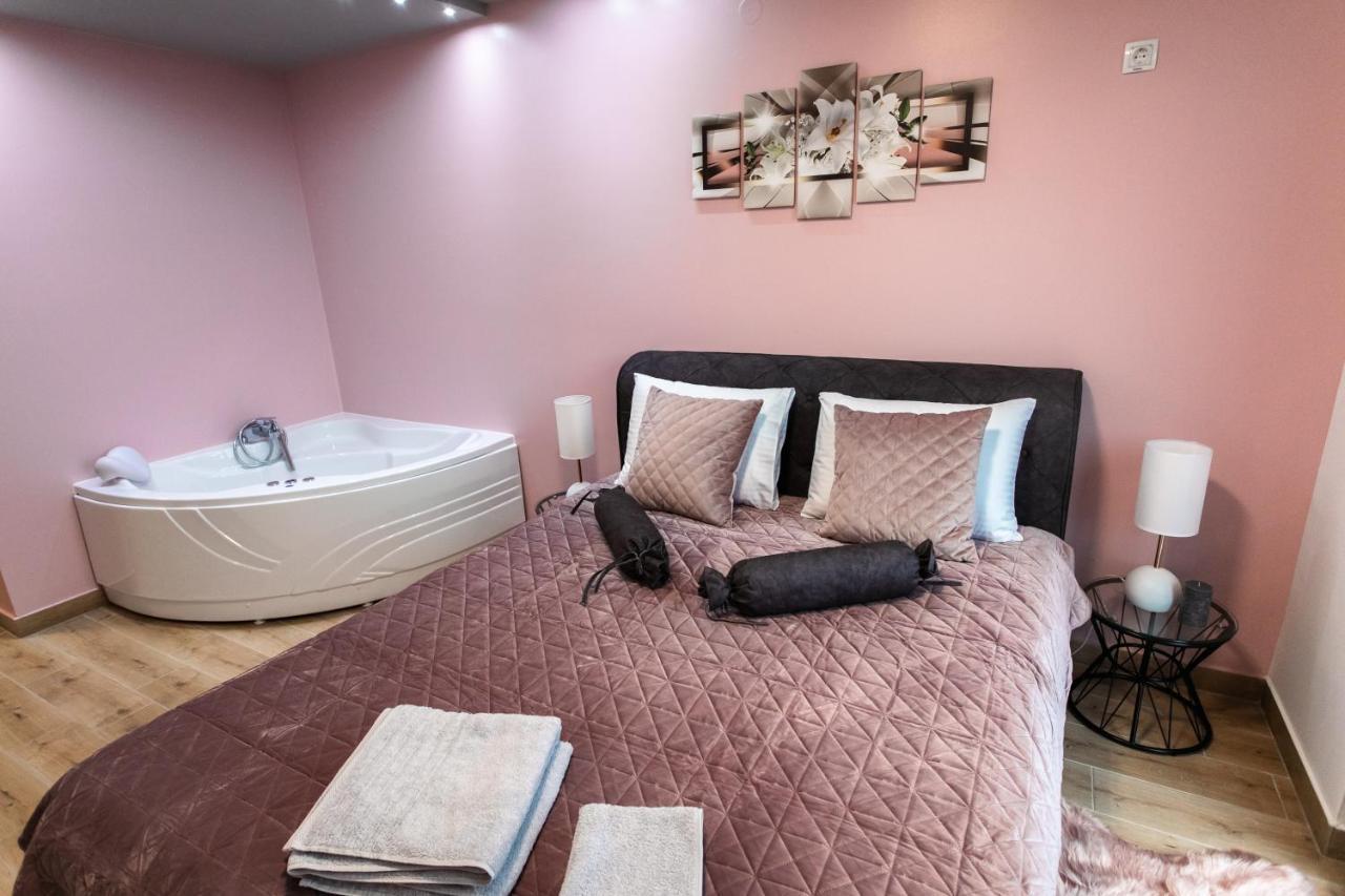 Room Jacuzzi “Athena” Subotica Exterior photo